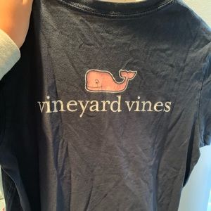 vineyard vines t shirt